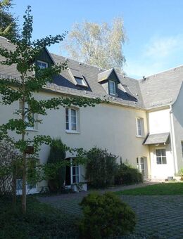 Gemütliche 3-Zi.- Dachgeschosswohnung mit Balkon in Radebeul-Oberlößnitz - Radebeul