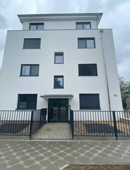 Traumhaftes Wohnen: Großzügige Maisonette mit eigenem Garten! - Berlin