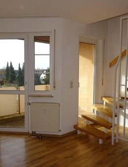 Ansprechende Maisonette-Eigentumswohnung mit Balkon - sofort frei - - Schwarzenbach (Saale)