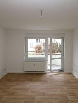 Zuhause ist ein Gefühl - schicke 3 Räume mit Badewanne und Balkon - Freiberg