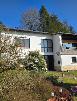 Freistehendes 1-Fam-Haus mit Garage und Garten in guter Wohnlage - Namborn