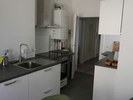 Geschmackvolle voll möblierte 2 Zimmer Wohnung mit Einbauküche - Frankfurt (Main)