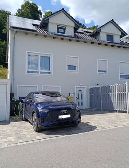 Energieeffiziente Neubau DHH mit ELW, Solaranlage und Speicher - Teublitz