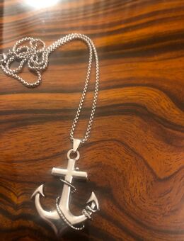 Kette mit Anhanger. Zu verschenken - Nürnberg