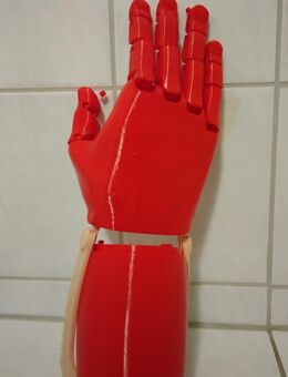 Hand Prothese aus TPU - Filament, 3D gedruckt - Essen