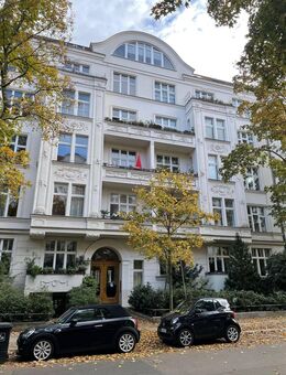 Bezugsfreie 2,5-Zimmer-Altbauwohnung im Güntzelkiez - Berlin