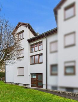 Lichtdurchflutetes Dachgeschoss mit Loggia - Gepflegte 2,5-Zimmer-Wohnung in ruhiger Lage - Oberboihingen