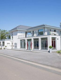 Luxuriöse Veranstaltungshalle plus Wohnung und Büro in idyllischer Lage am Wiehengebirge - Preußisch Oldendorf