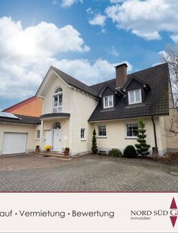 2-Familien Architekten-Wohnhaus. Ca. 339 m² Wohnfläche. Doppelgarage. Grundstück 1.029 m². - Bühl