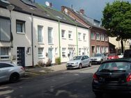 "Zentrale Lage in Krefeld Lehmheide" Modernes Reihenmittelhaus mit Loggia und Garage - Krefeld