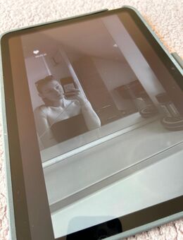 Apple iPad 10 (10. Generation) + Logitech Combo Touch Case mit Tastatur – Top Zustand & OVP - Bad Bertrich