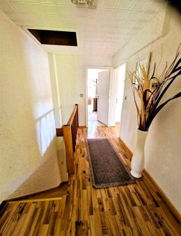 Bezahlbares Wohnhaus mit Garten und Garage in 66571 Dirmingen - Eppelborn