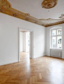 "Altbaucharme trifft Design - Erstbezug nach luxuriöser Kernsanierung im Herzen von Charlottenburg" - Berlin