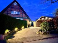 Fachwerk Reetdach und Edelstahl - modernes Wohnen in nostalgischem Anwesen - Quickborn (Landkreis Pinneberg)