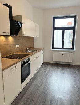 top Lage I 3 Zimmer I modernes Tageslichtbad mit Wanne I Einbauküche - Leipzig