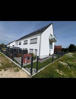 Modernes KFW40 Reiheneckhaus im Nordwesten Ingolstadts mit PV-Strom, Blick ins Grüne hochwertig - Buxheim (Regierungsbezirk Oberbayern)