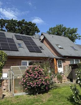 Attraktives Doppelhaus mit Vollkeller, Süd- Ost Terrasse und Carport in zentraler Ortslage - Möhnsen