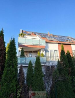 "Stilvolle 3,5-Zimmer-Wohnung mit Loggia, Carport und eigenem Hobbyraum - Ihr modernes Zuhause!" - Tamm