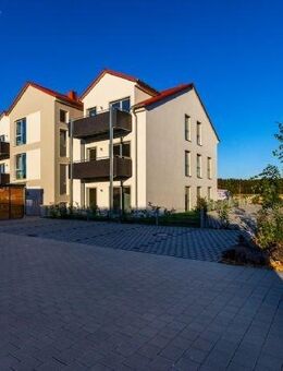 Helle vermietete 3 Zimmer NEUBAU Wohnung mit 2 Balkone, Abstellraum, Keller und Stellplatz (WE 10) - Röttenbach (Landkreis Roth)
