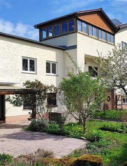 ***Großes Wohnhaus mit vielen Möglichkeiten am Ortsrand von Kronach (Seelach)** - Kronach