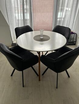 Runder weißer Tisch & 4 drehbare Stühle - Rellingen
