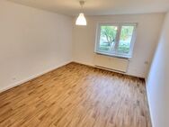 Elsteraue: Helle 3 Zimmer-Wohnung mit Küche, Bad, Keller und Gartenanteil - Strausberg