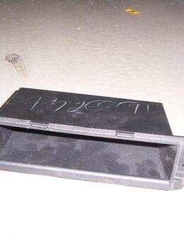 MB424018 Ablagefach, Armaturentafel, Mitte/Armaturenbox Mitsubishi L200/Pajero/Pajero Sport/L300 - Hannover Vahrenwald-List