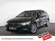 VW Passat Variant, 2.0 TSI Business, Jahr 2021 - Berlin