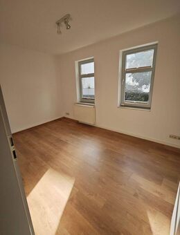 Charmante 3-Zimmer-Wohnung mit Balkon im 1. Obergeschoss – ab sofort verfügbar - Arnstadt