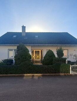 EFH mit mögl. Einliegerwohnung und Ausbaupotenzial auf gr. Grundstück und ruhiger Lage - Philippsburg