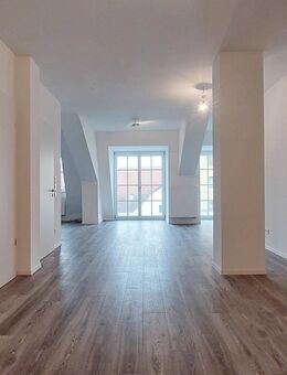 Attraktive Dachgeschosswohnung in Kitzingen - Kitzingen