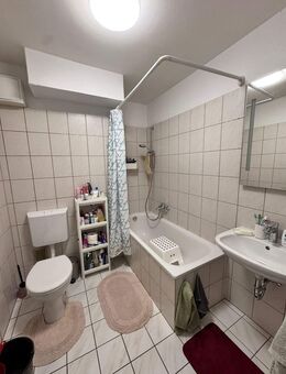 Großzügiges Zimmer mit Balkon in WG in Nürnberg Gostenhof - RENOVIERT und MÖBLIERT - Nürnberg