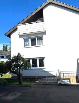3 Zimmer DG-Wohnung, Balkon, EK, GA, Stpl, ruhige Südlage in 3-Familienwohnhaus - Weil (Schönbuch)