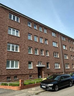 Solides und gepflegtes Mehrfamilienhaus mit großem Garagenhof und guter Rendite in vermietungssicherer Lage mit langj... - Lübeck