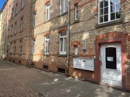 Ruhige, kleine, renovierungsbedürftige Stadtwohnung im Hinterhof - Karlsruhe