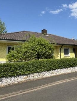 Altersgerechter Bungalow mit großzügigem Garten und Kamin - Prichsenstadt