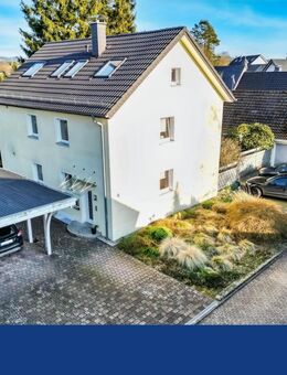 Exklusives Zweifamilienhaus in Oerlinghausen - Modernes Wohnen mit idyllischem Gartenparadies - Oerlinghausen
