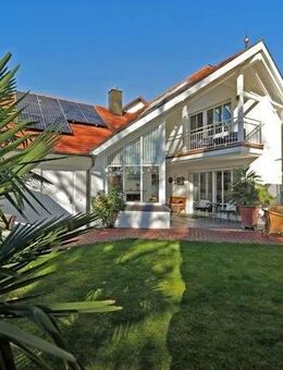 E & Co. - Traumhaftes Architektenhaus mit schönem Garten und Salzwasserpool in einzigartiger Lage - Landshut