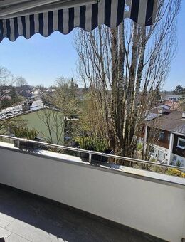 Sonniges Schmuckstück 4 Zi. mit Kamin u. Balkon - Planegg