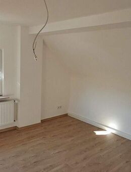 Attraktive 2-Zimmer-Wohnung in der Hauptstraße, Köllerbach - Püttlingen