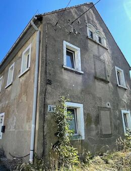 *Teilsanierte u. renovierungsbedürftige Doppelhaushälfte in ruhiger & grüner Lage mit Ausbaureserve* - Arnsdorf