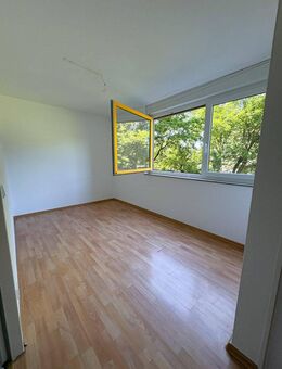 Attraktive 3,5 Zimmerwohnung mit 2 Balkonen und Tiefgaragestellplatz - Ulm