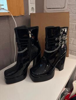 High Heels 41 Schwarz in OVP - Großefehn