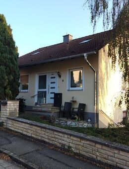 Traumhaftes, freistehendes Einfamilienhaus in Greding mit freiem Blick und großem Garten - Greding
