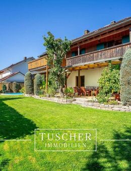 Ihr neues Zuhause - großzügiges Zweifamilienhaus mit Garten, PV-Anlage, Pool und 3 Garagen - Forstinning