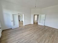 Peine Zentrum / Sanierte 4-Zimmer-Wohnung mit Balkon und Gartennutzung - Peine