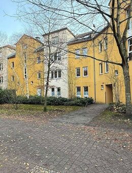 Großzügige 2-Zimmer-Erdgeschosswohnung mit Terrasse, Gartenanteil und Gäste-WC - Potsdam
