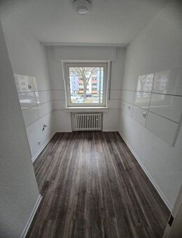 Moderne 2-Zimmer-Wohnung mit Balkon in Duisburg - Duisburg