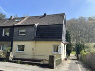 Zentrumsnahe Doppelhaushälfte mit großer Terrasse, sonnigem Garten und 3 Garagen - Herdecke