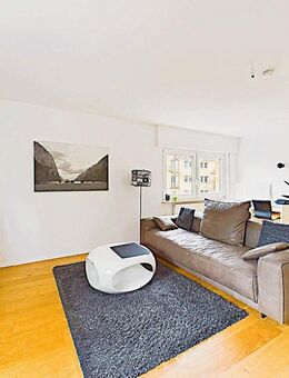 ... 50 m² WOHN-ESSBEREICH IN TOPLAGE IM NIBELUNGENVIERTEL ... 4-ZIMMER-WOHNUNG MIT BALKONEN UND GARAGE ... - Nürnberg